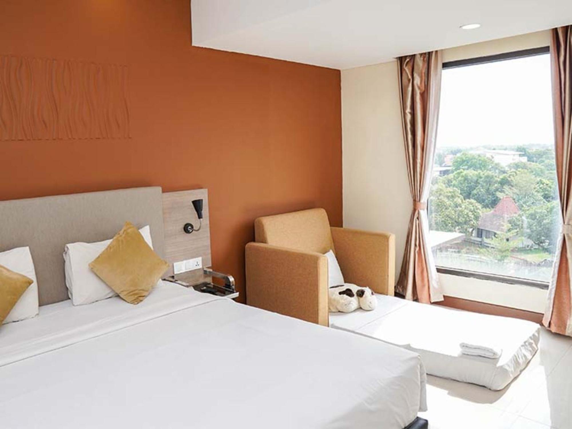 Verse Hotel Cirebon Kültér fotó