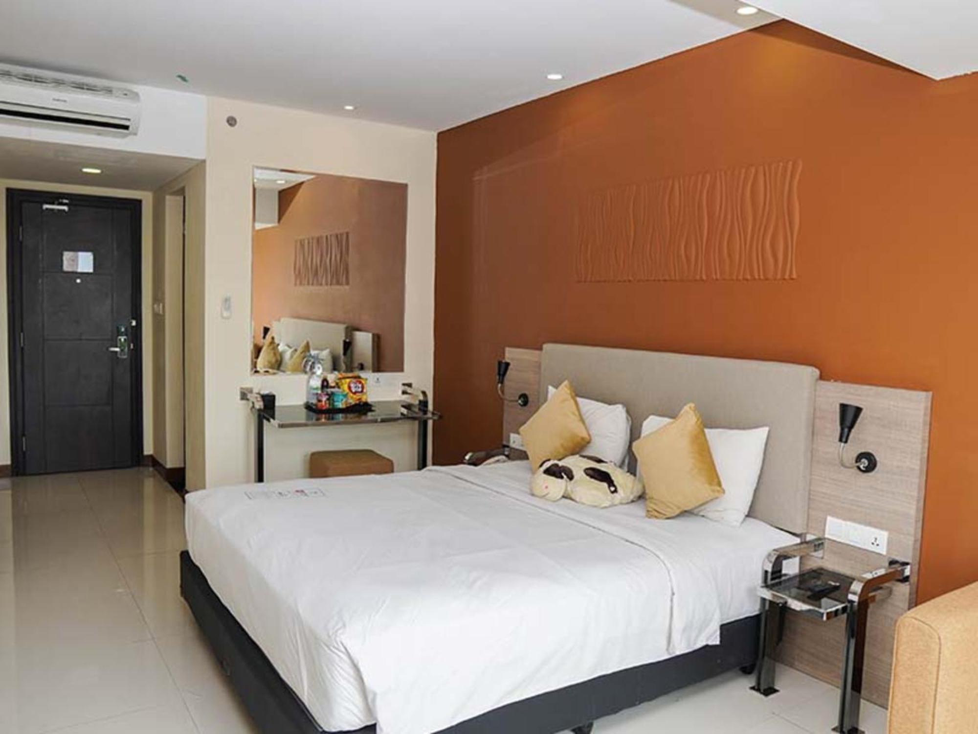 Verse Hotel Cirebon Kültér fotó