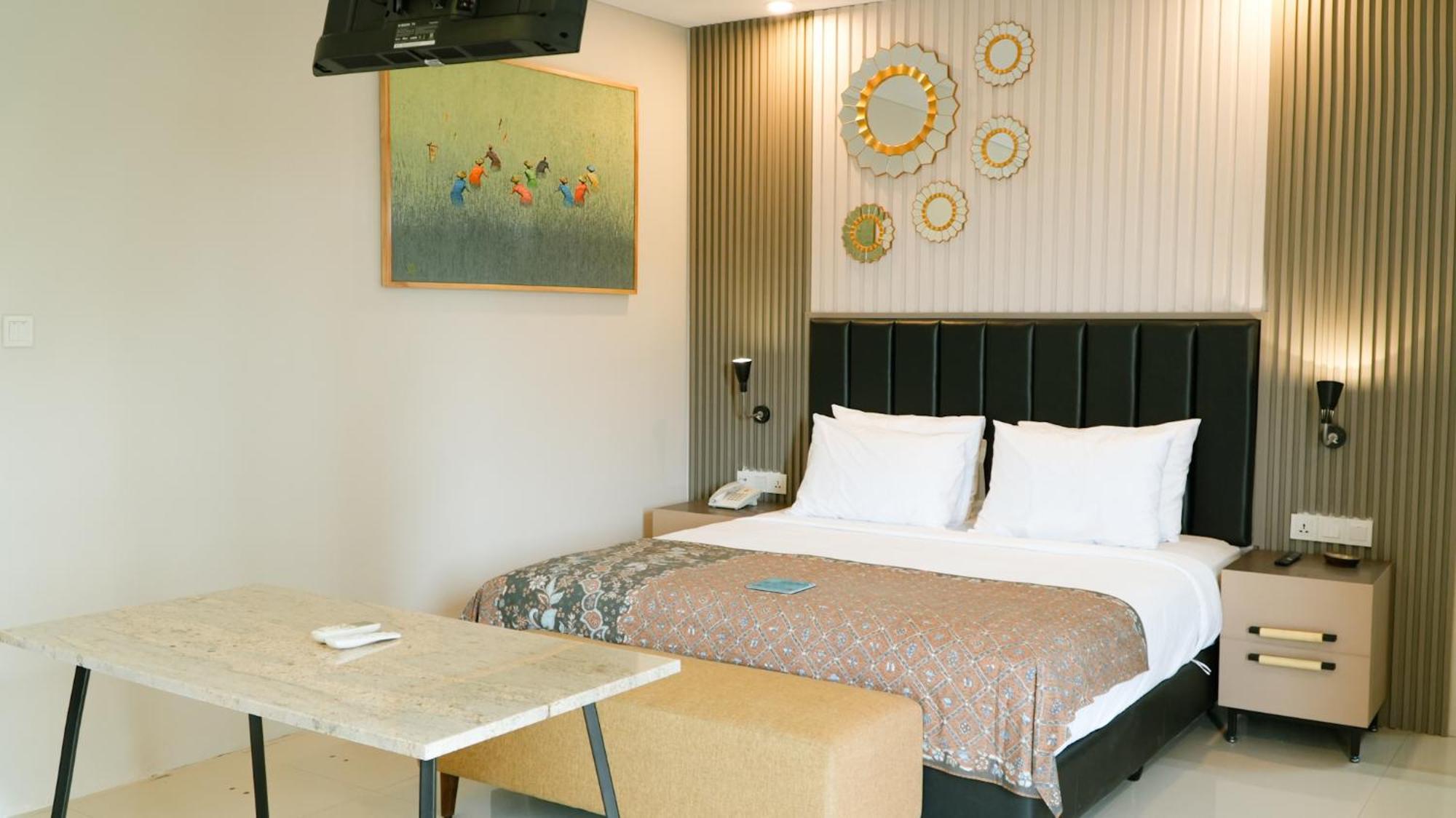 Verse Hotel Cirebon Kültér fotó