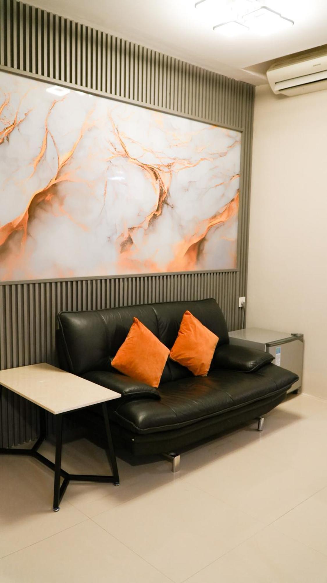 Verse Hotel Cirebon Kültér fotó