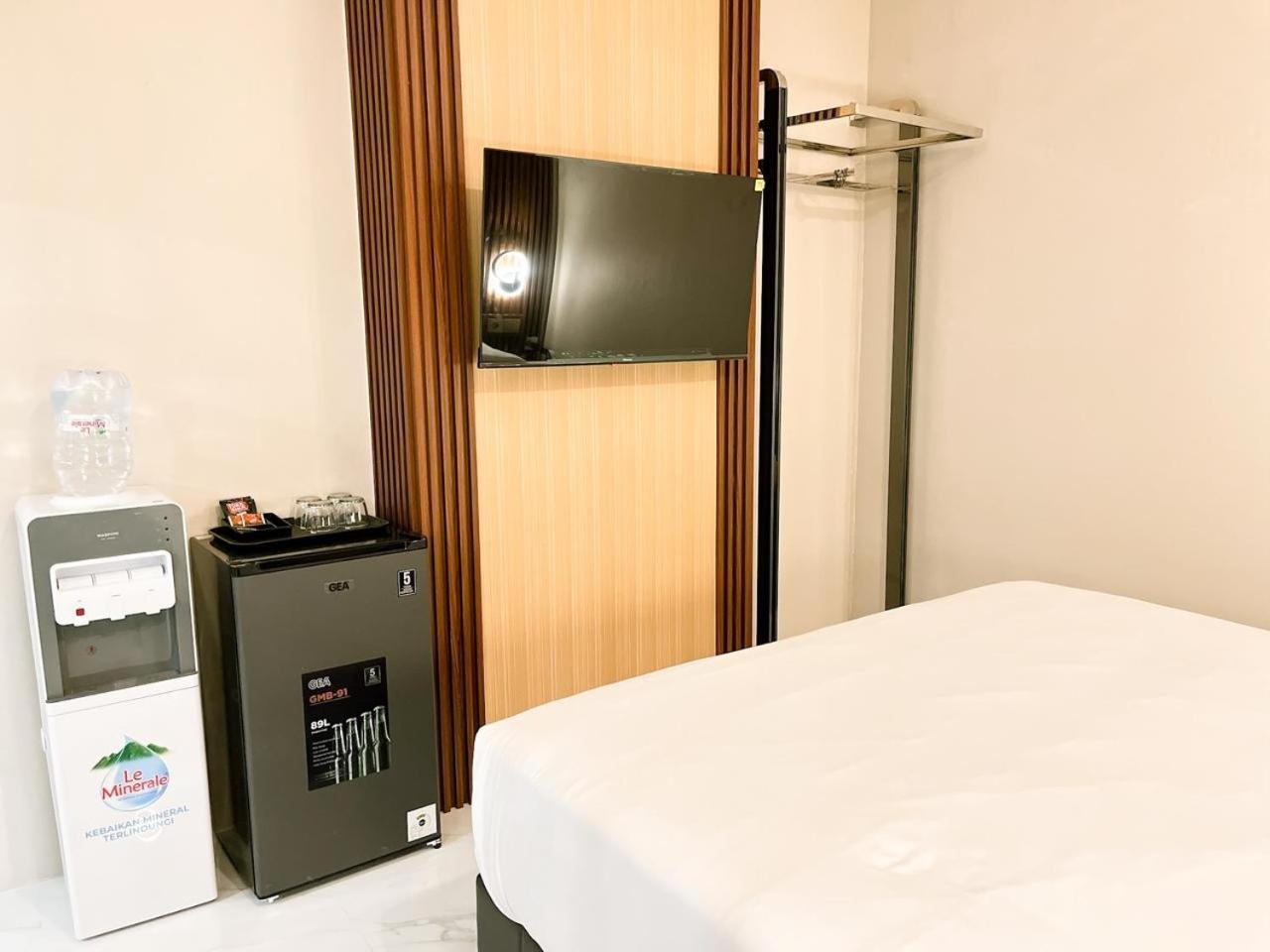 Verse Hotel Cirebon Kültér fotó