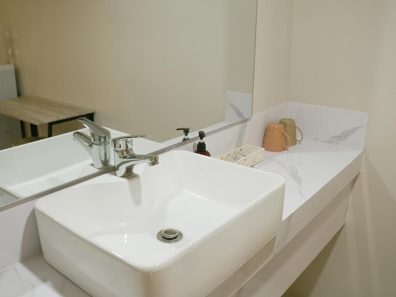 Verse Hotel Cirebon Kültér fotó