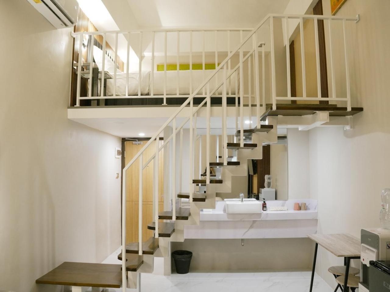 Verse Hotel Cirebon Kültér fotó