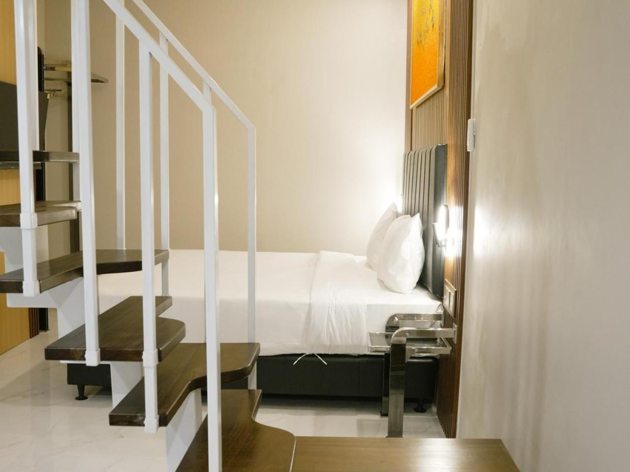 Verse Hotel Cirebon Kültér fotó