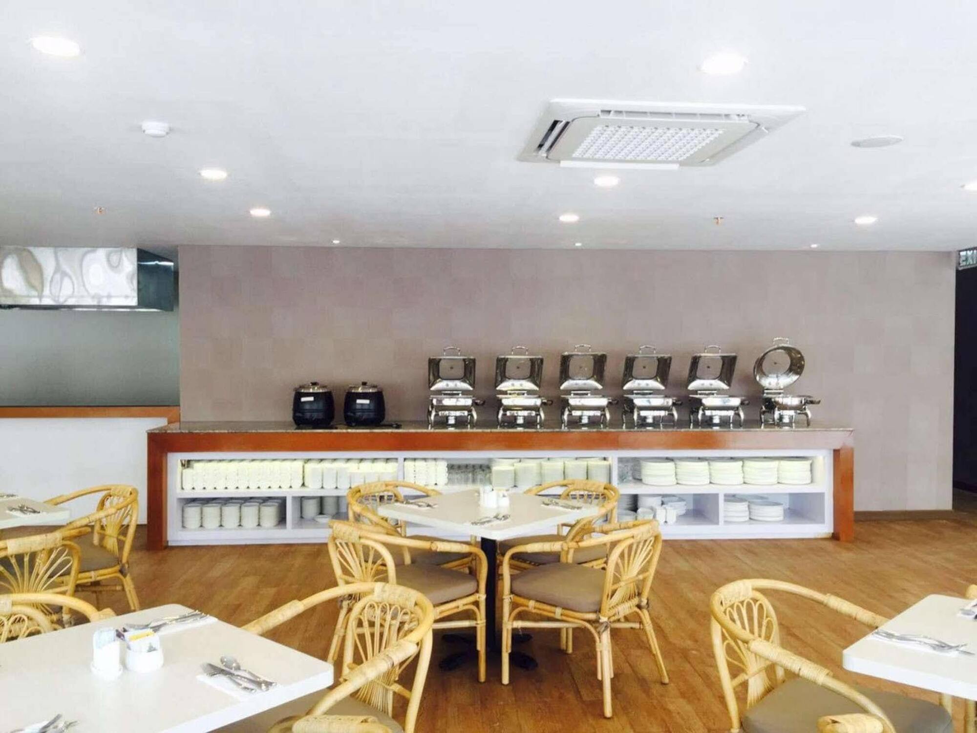 Verse Hotel Cirebon Kültér fotó